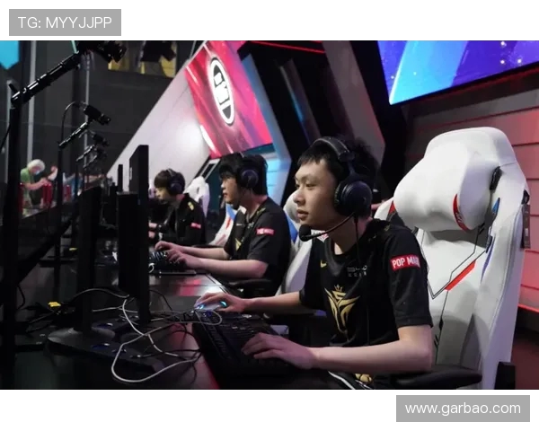 V5在国际邀请赛中的强劲表现与战术分析探讨