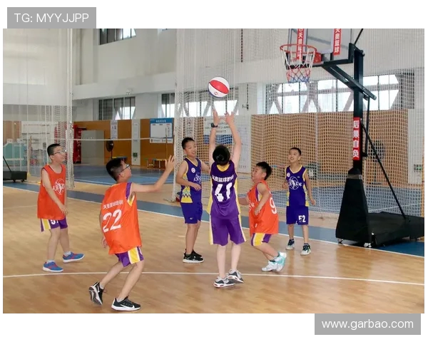 篮球新手必看：掌握团队协作的基础技巧与实用策略